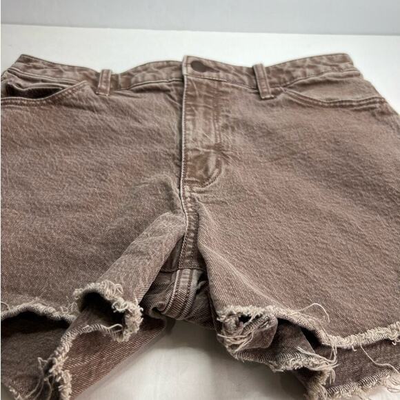 UNIVERSAL THREAD SZ 6/28 Women's Brown Vintage Stretch Cut-Off Midi Jean Shorts - Picture 5 of 9